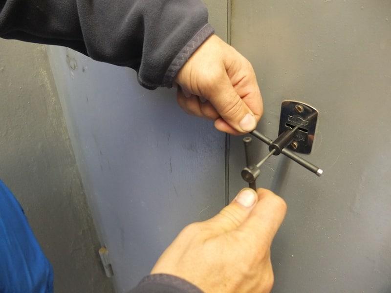 Срочное открытие замков гаража в 